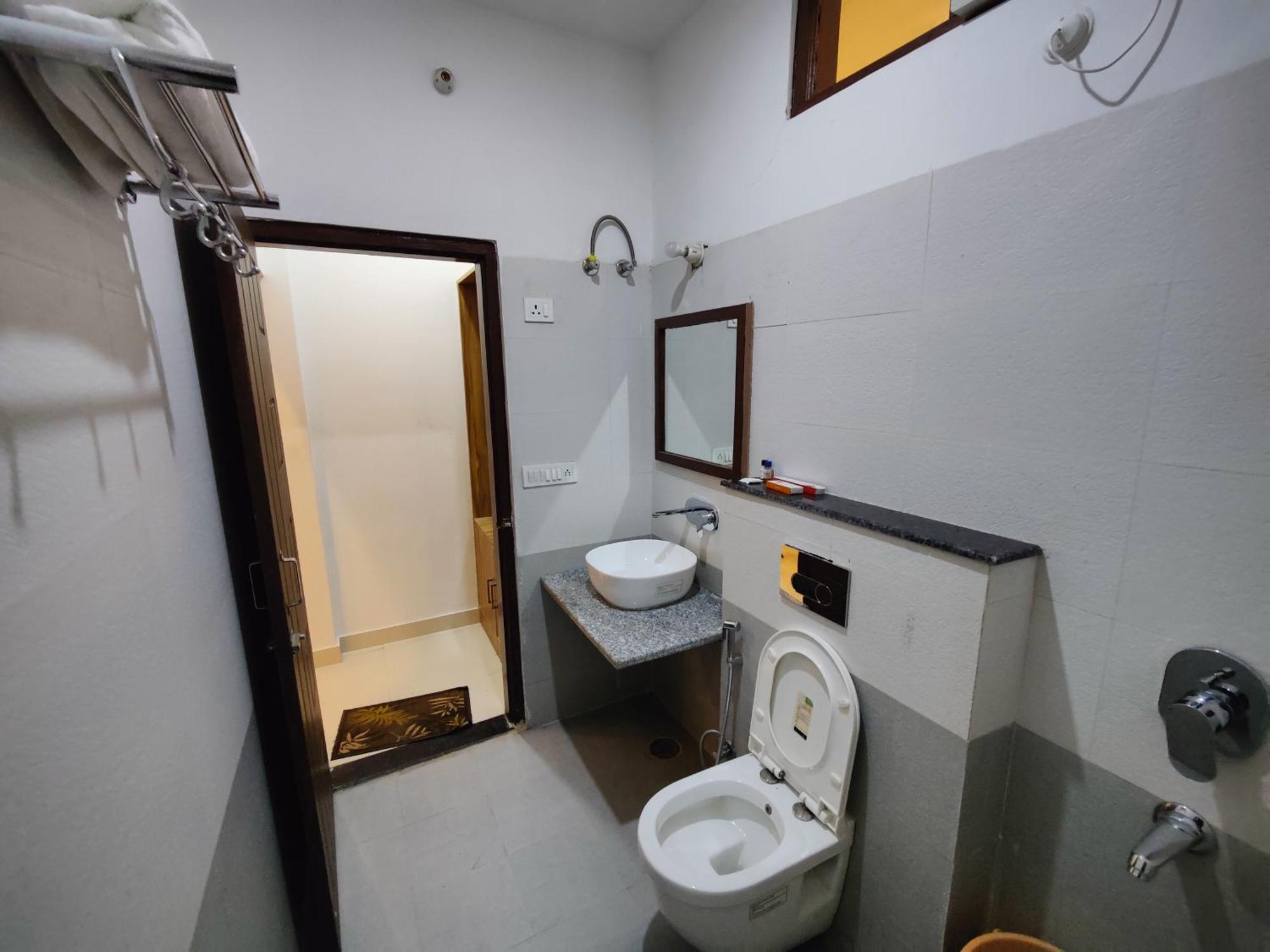 Alaknanda Motel & Restaurant Rudraprayag Экстерьер фото